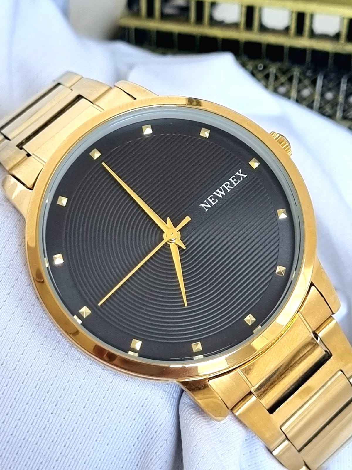 Relógio Feminino Dourado Newrex W1664GP Preto