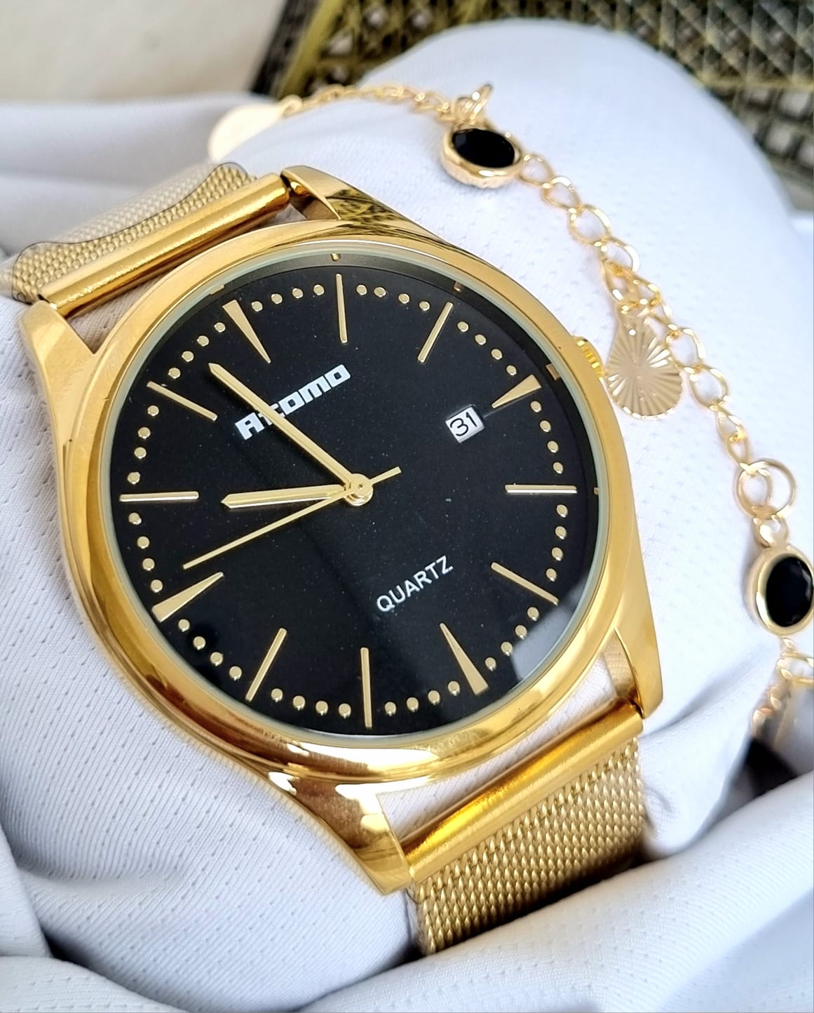 Relógio Feminino Pulseira Esteira Banhado a Ouro Atomo 9079FPK1