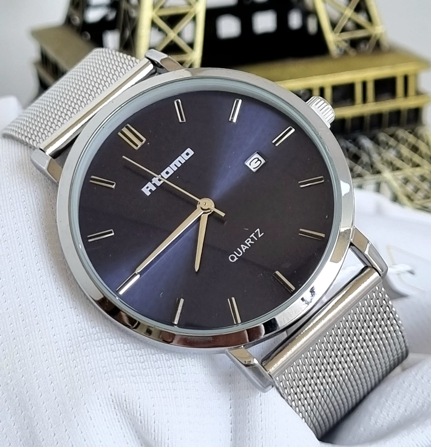 Relógio Feminino Pulseira Esteira Banhado a Ouro Atomo 9161A