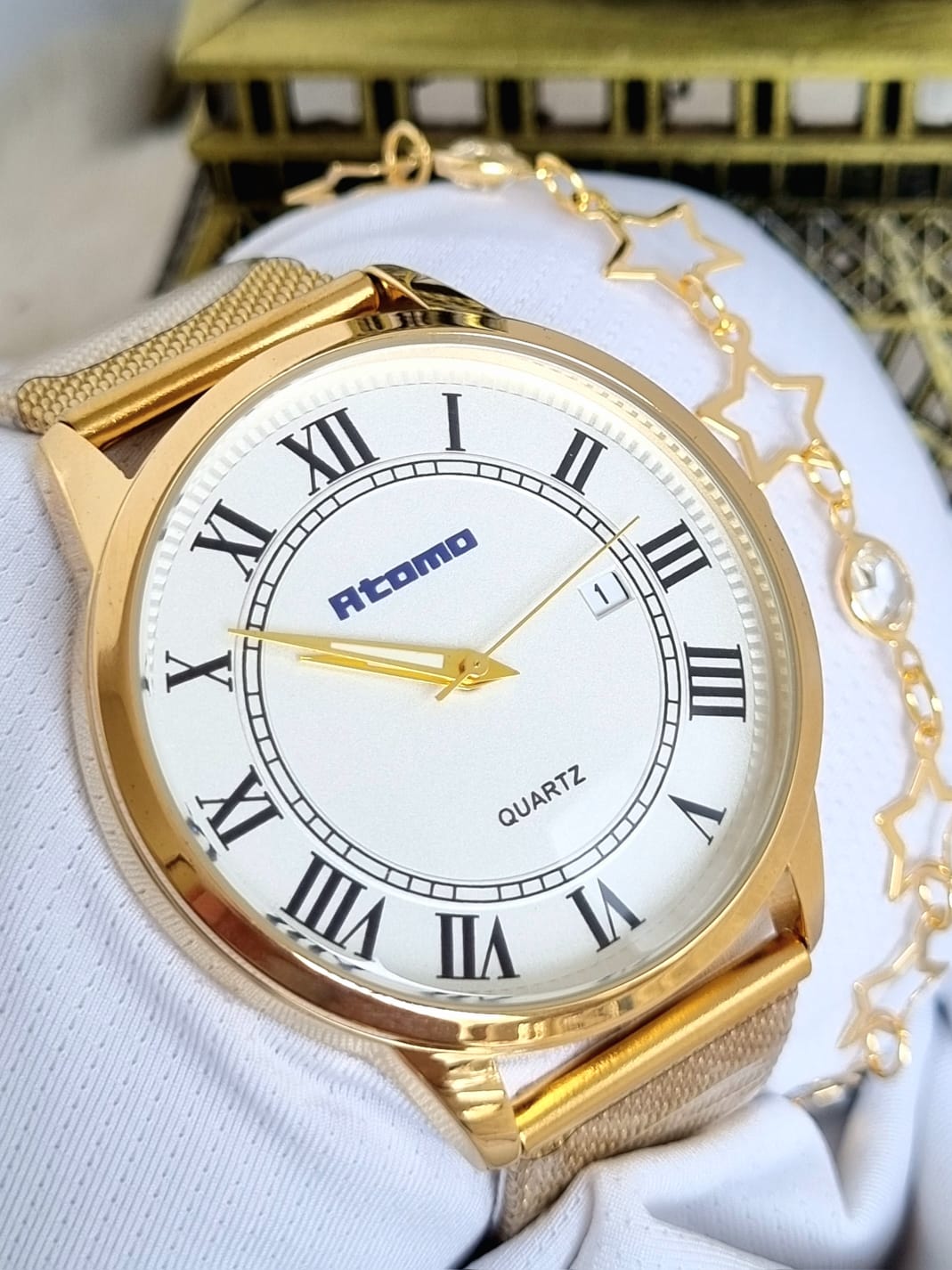 Relógio Feminino Pulseira Esteira Banhado a Ouro Atomo 9187DBk