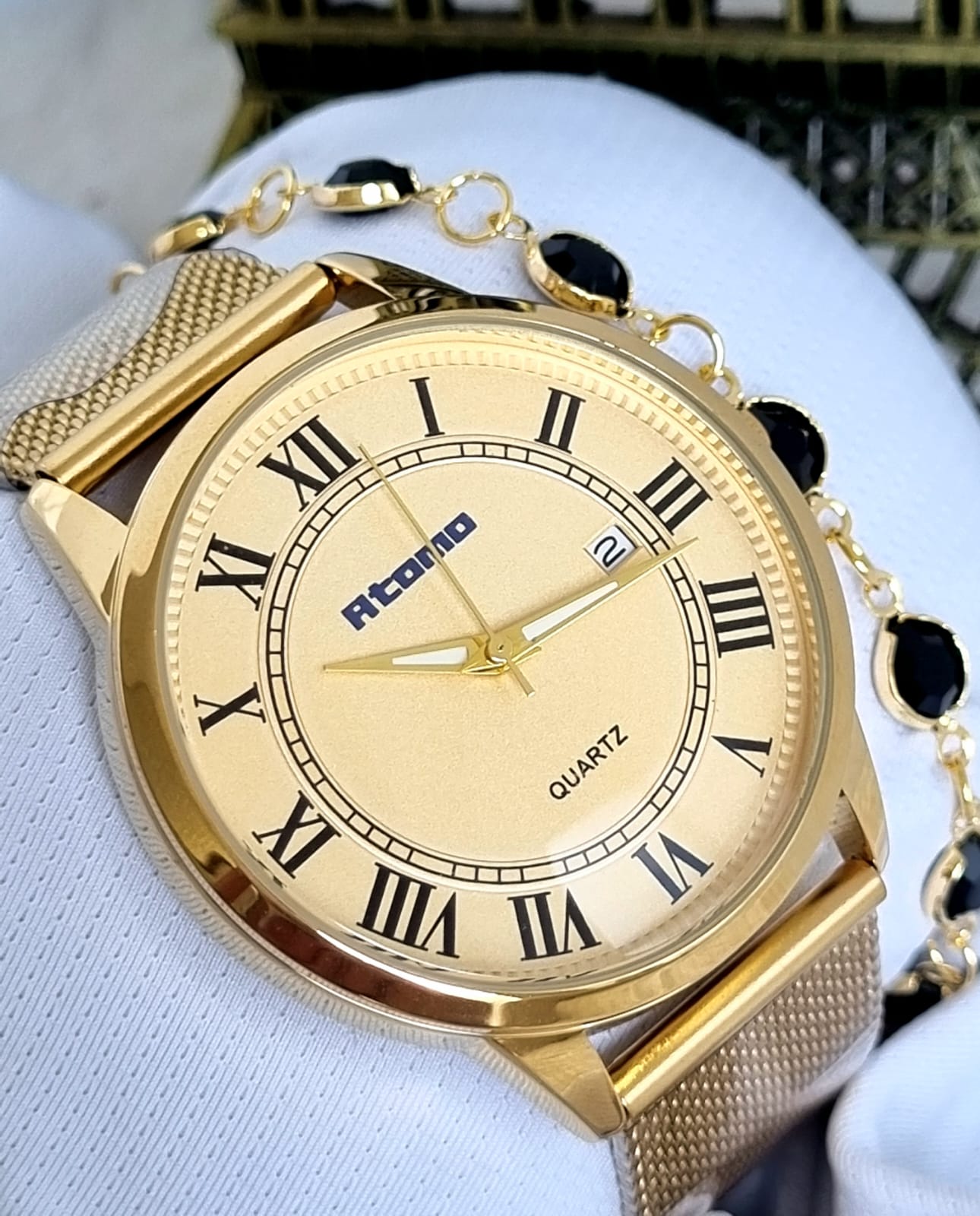 Relógio Feminino Pulseira Esteira Banhado a Ouro Atomo k4