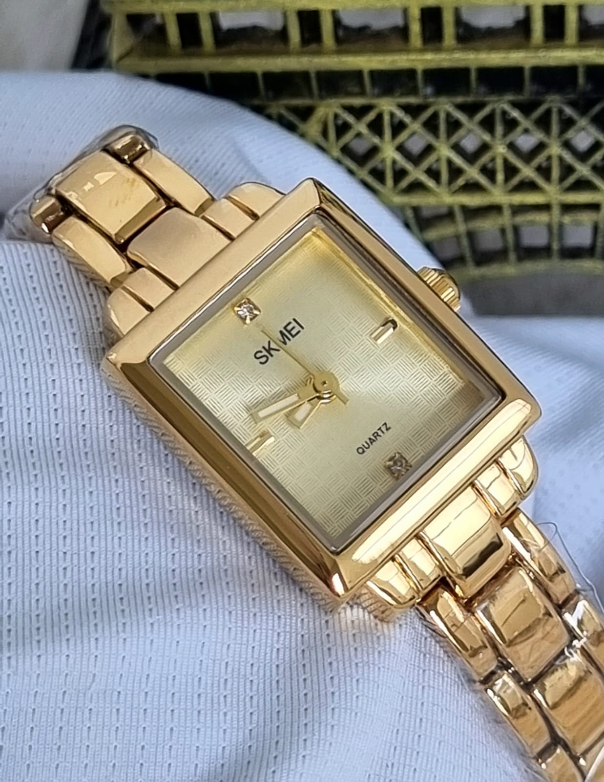 Relógio Feminino Dourado SKMEI 1407