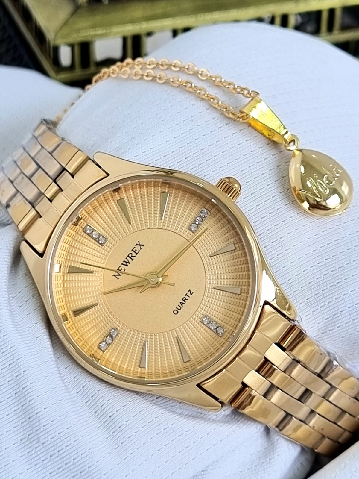 Relógio Feminino Dourado Newrex w4950lK2 - Cópia (1)