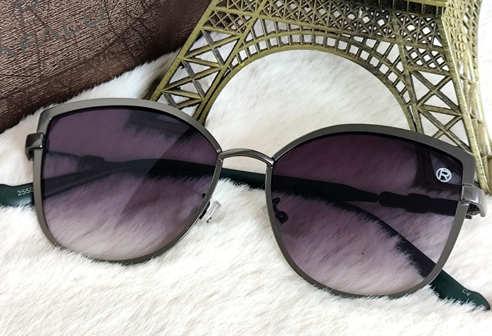 Óculos Sólar Feminino 2550C