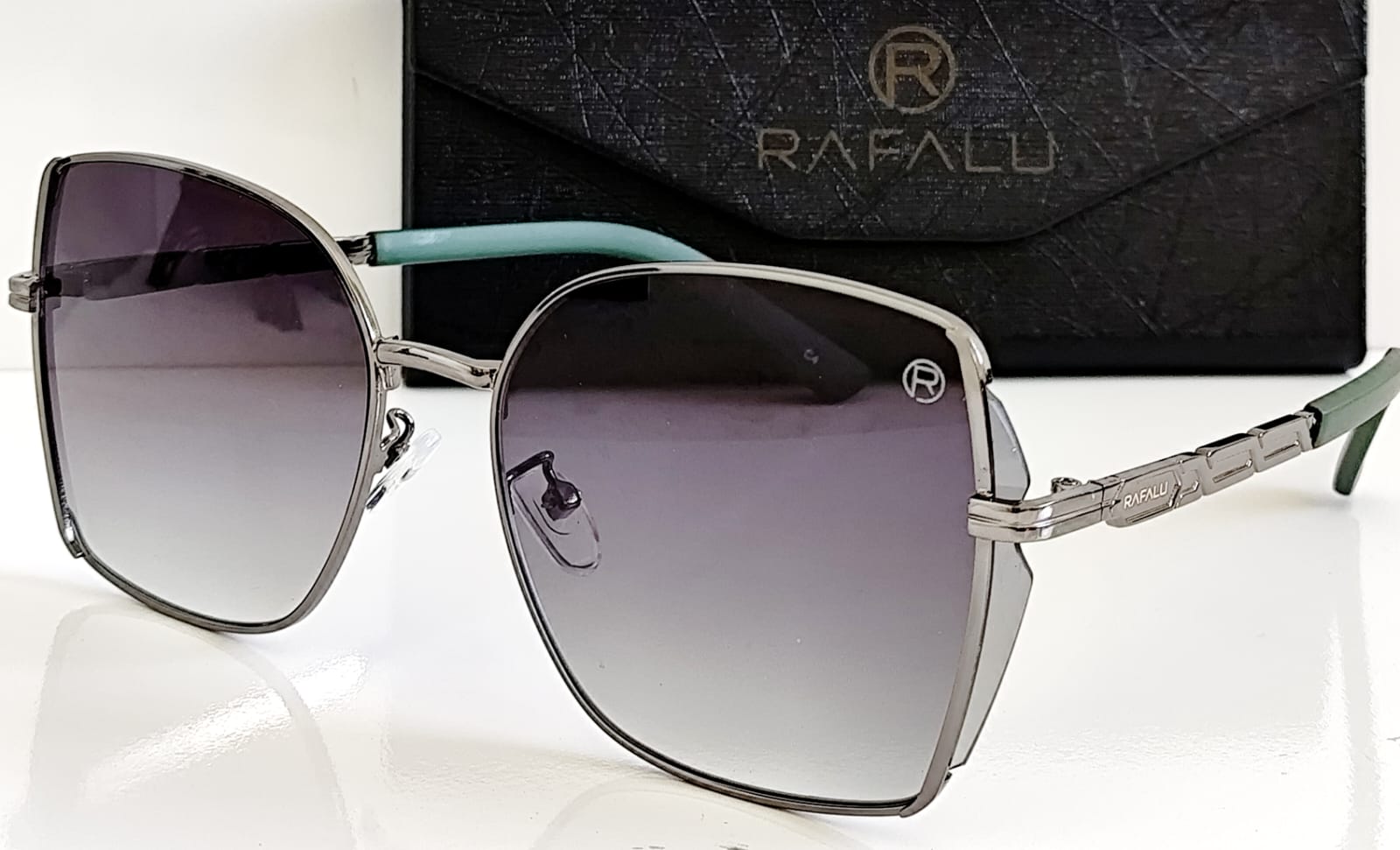 Óculos Sólar Feminino 2601C