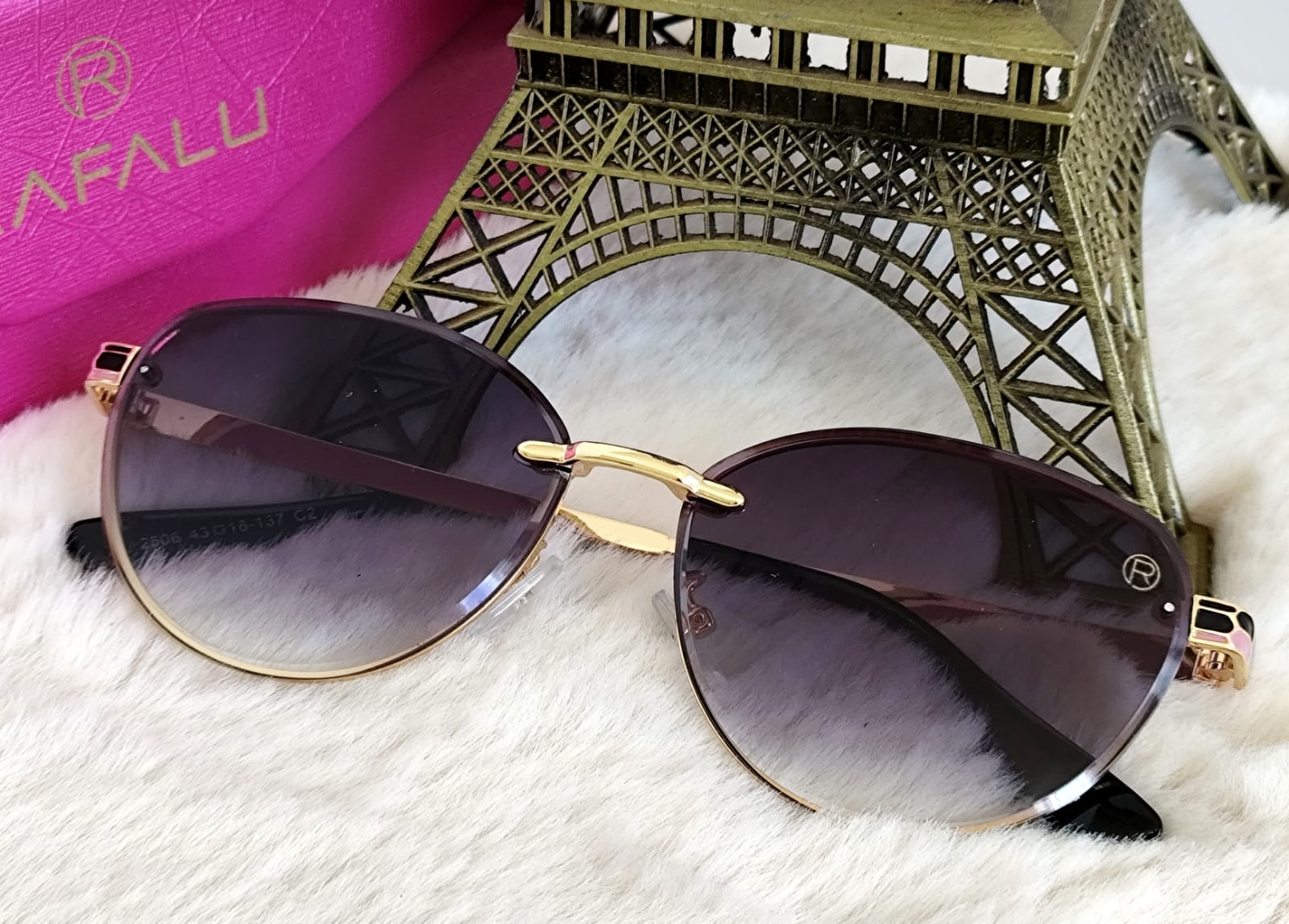 Óculos Solar Feminino Rafalu  2306