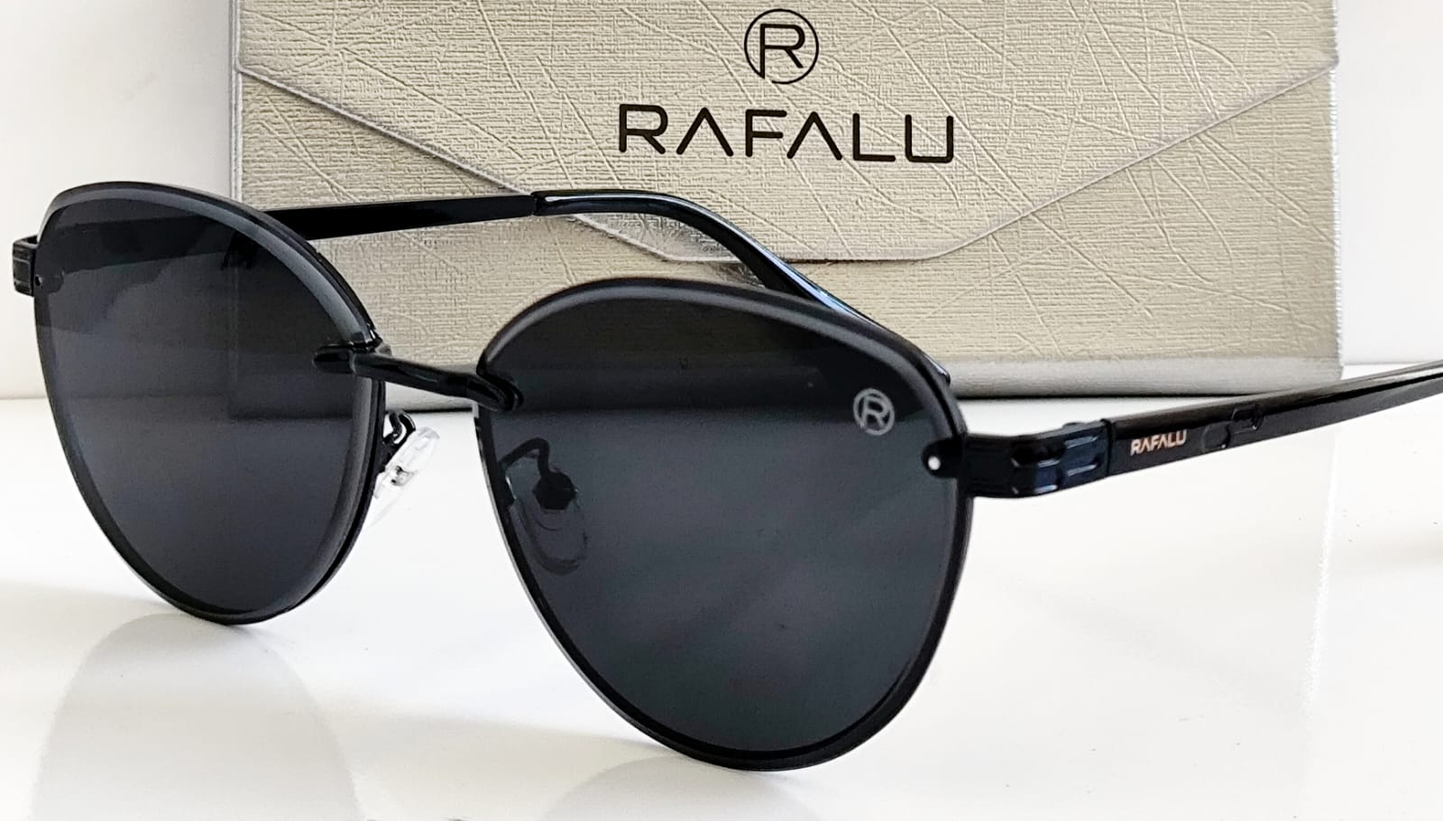 Óculos Solar Feminino Rafalu  2506