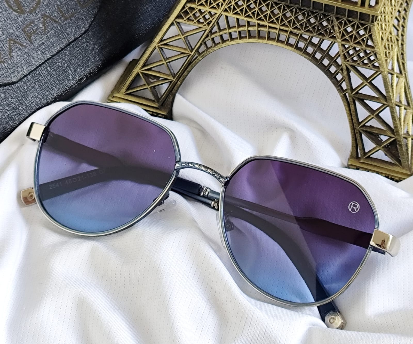 Óculos Solar Feminino Rafalu 2514