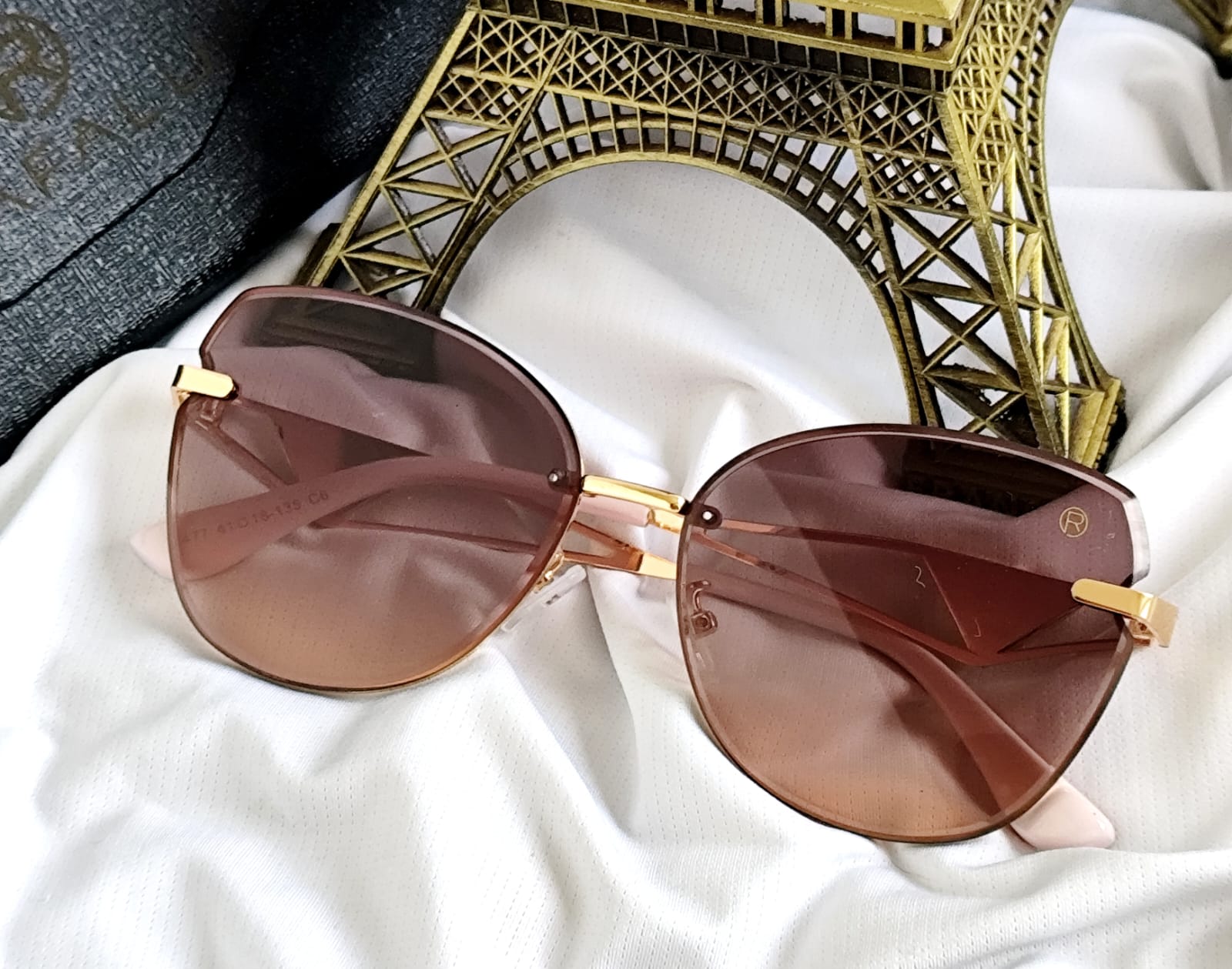 Óculos Solar Feminino Rafalu  2577 Rosa