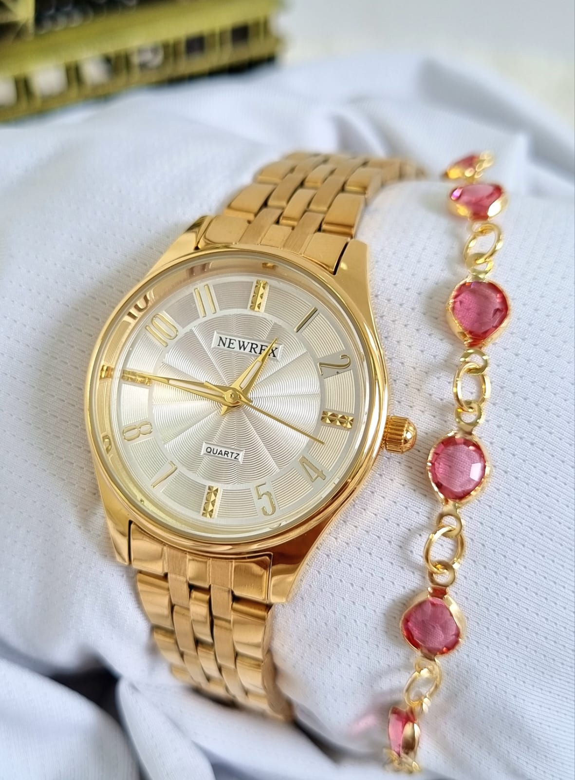 Relógio Newrex Femininino Banhado a ouro W4517l